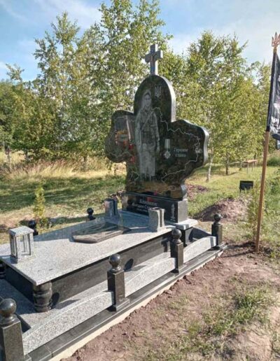 Эксклюзивные памятники из натурального камня Чернигов