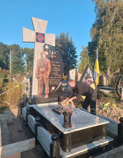 пам'ятники для військових