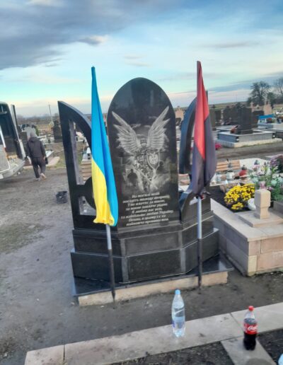 пам'ятник воїну