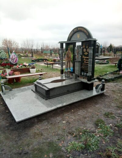 пам ятник загиблим воїнам